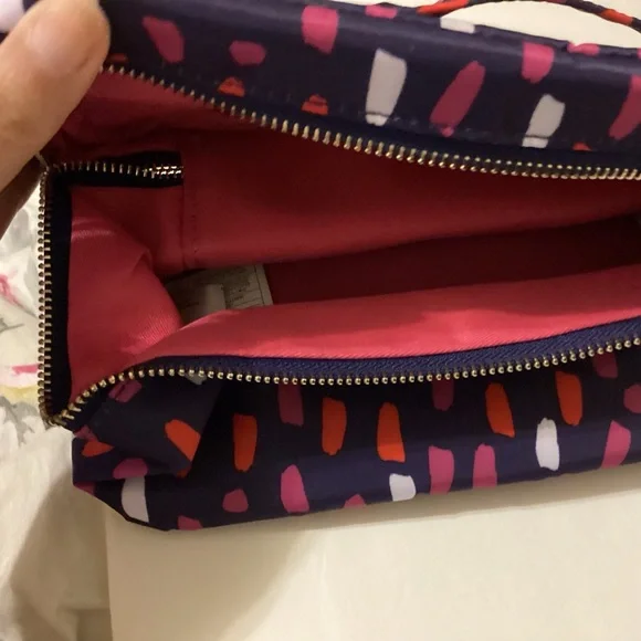 Avon Beauty on the go cosmetic case purple multicolor with handle - Picture 2 of 5